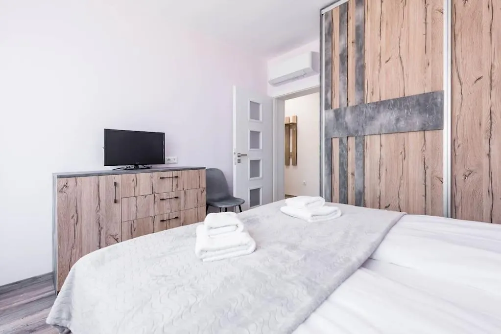 Apartment One Bedroom Flat In Bella Vita Complex Close To St Constantine And Helena Varna